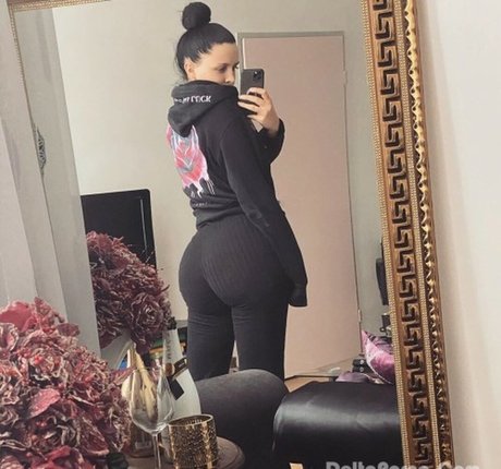 Karolina Nella onlyfans leaks