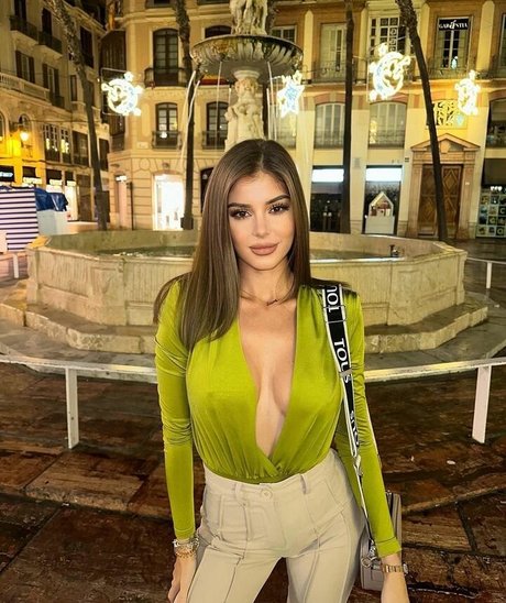 lauramedinarb nude only fans