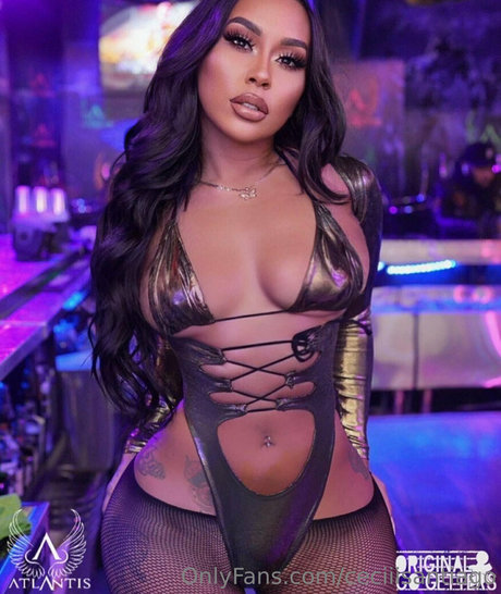 ceciiisantiago onlyfans model images