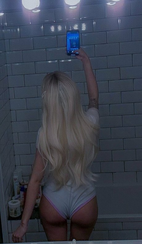 fvckzoe is on onlyfans