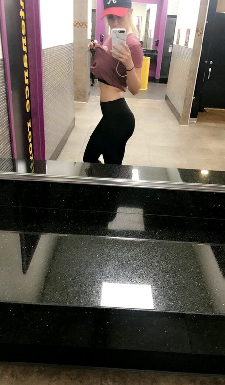 cute asian onlyfans nude picture