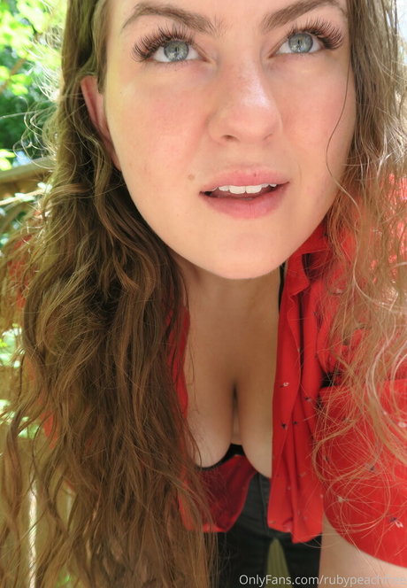 rubypeachfree naked onlyfans