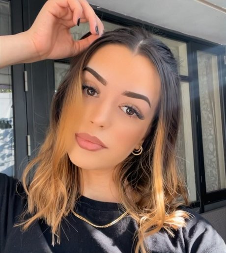 NoraExplorer onlyfans leaked.