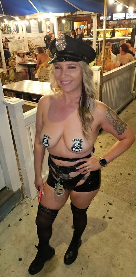 Hotwifejuniper onlyfans leaks.