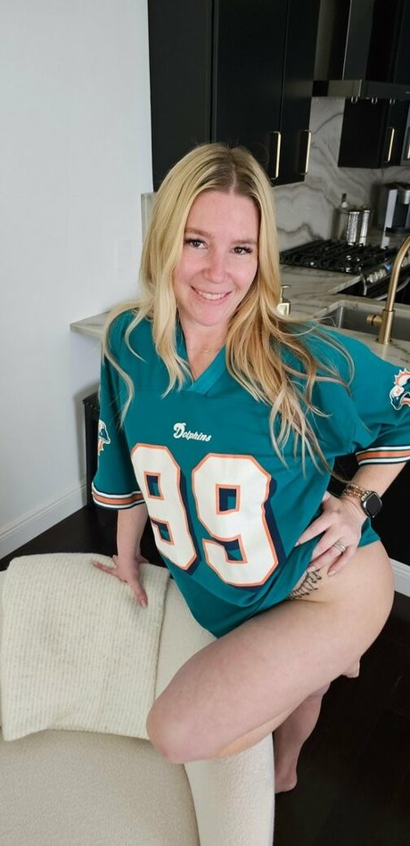 Hotwifejuniper onlyfans porn