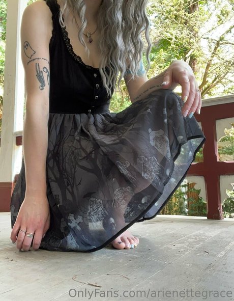 arienettegrace onlyfans nude