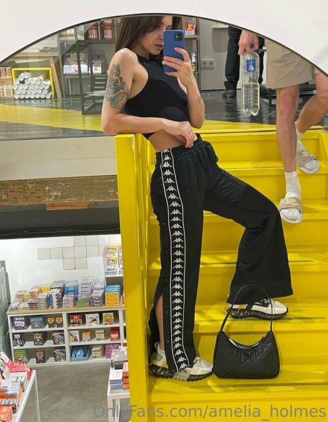 amelia holmes is on onlyfans