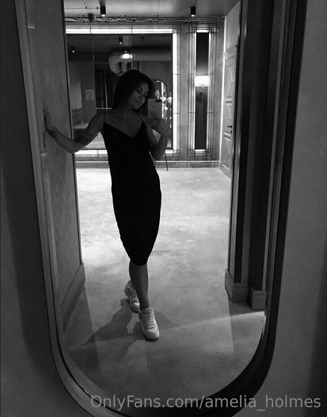 amelia holmes onlyfans porn nude