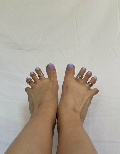 footsiefunsammie nude on onlyfans