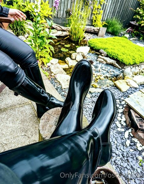 oscarthickk onlyfans striptease