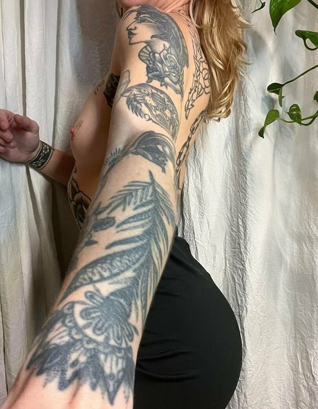 vesperrain onlyfans explicit content