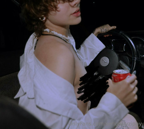 seriouslyzippy boobs onlyfans