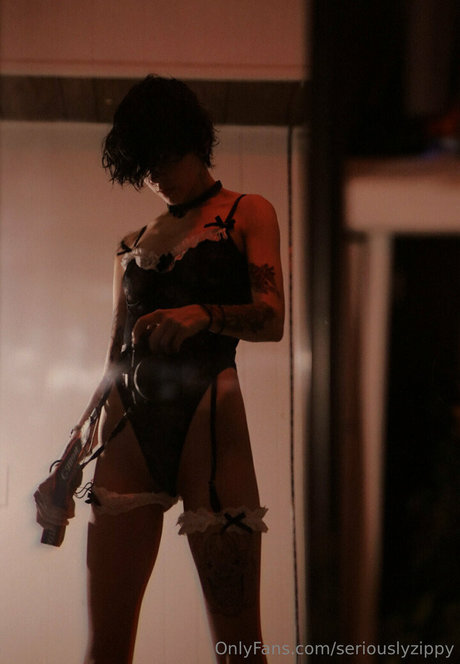 seriouslyzippy onlyfans nude