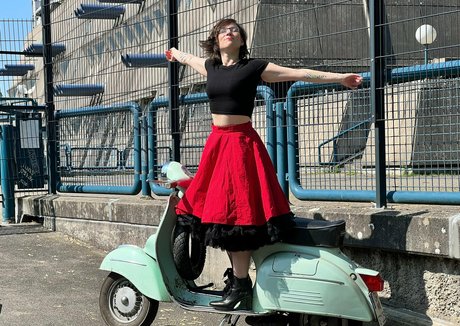 fingering pussy onlyfans porn scene