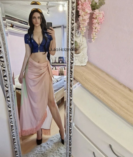 Julia Holzmuller  selfie