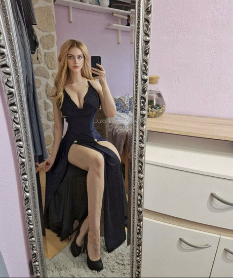 Julia Holzmuller onlyfans leaked pictures