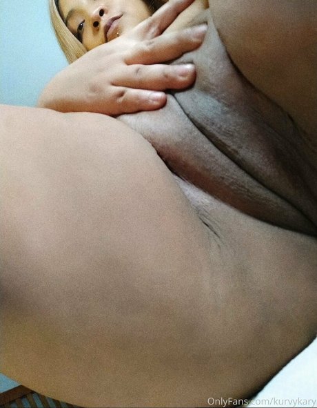 kurvykary onlyfans free content