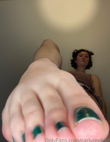 carlyreyfeet onlyfans naked leak