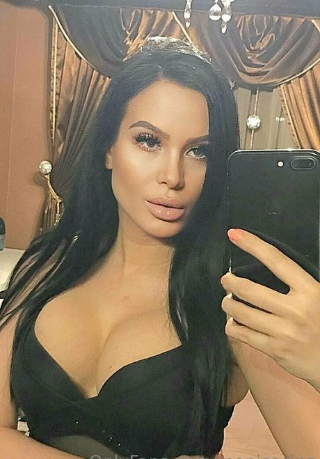 monicasins onlyfans model photos