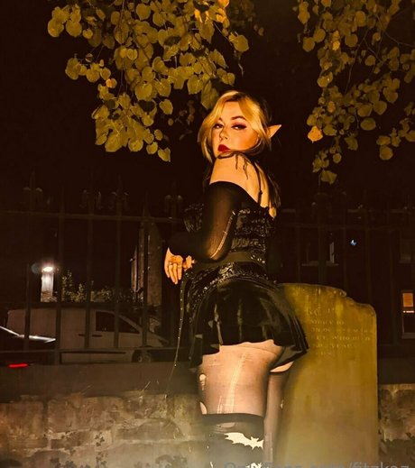 kaz fiona nude onlyfans pics