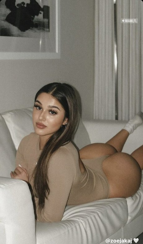 zoejakaj onlyfans naked