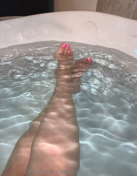 sweetfeettreats727 onlyfans posts