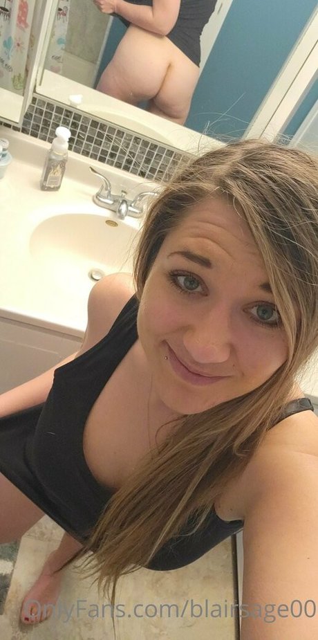 blairsage00 naked onlyfans leak