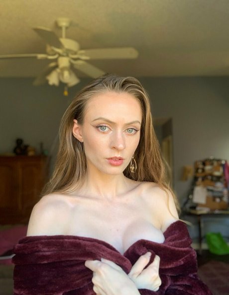 lola costa nude onlyfans