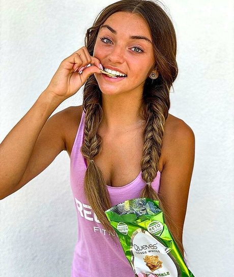 Penelope East Chexit onlyfans leak nudes