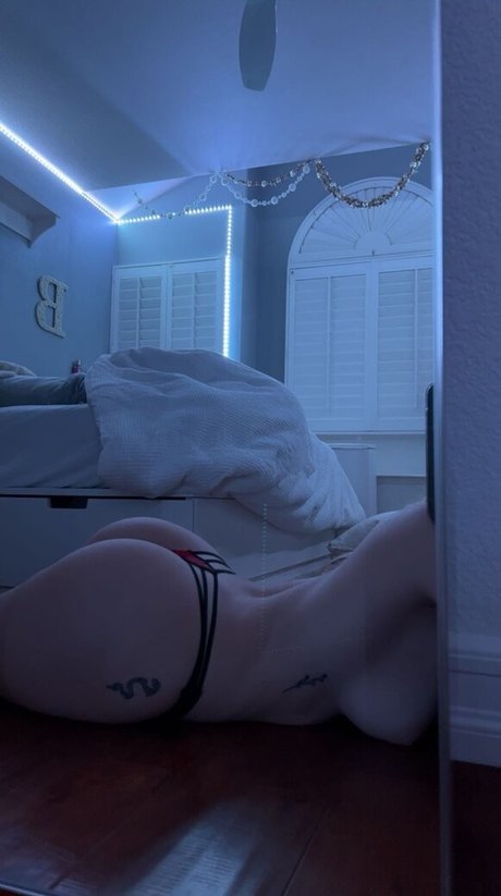 Bella Dendel onlyfans topless