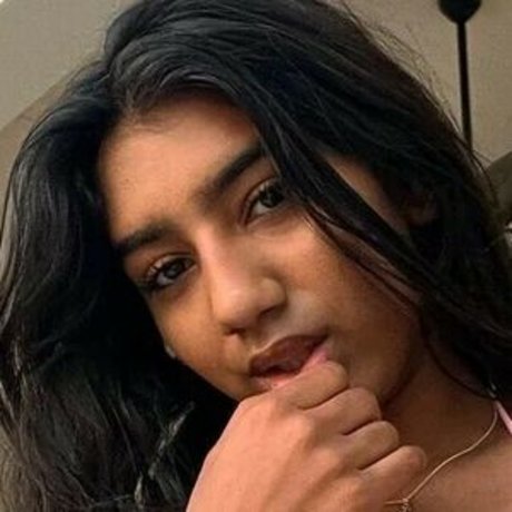 Amira Shiwraj onlyfans posts