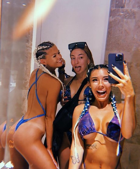 Selena Rivers desnuda onlyfans