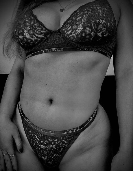 Sophielx desnuda onlyfans