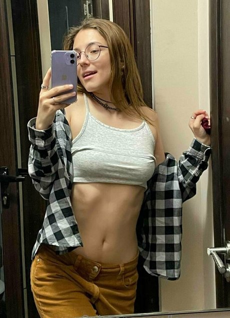 leamoore Profile image