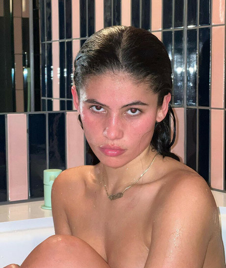 Isabella Carr onlyfans porn leak