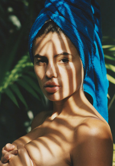 Isabella Carr onlyfans topless