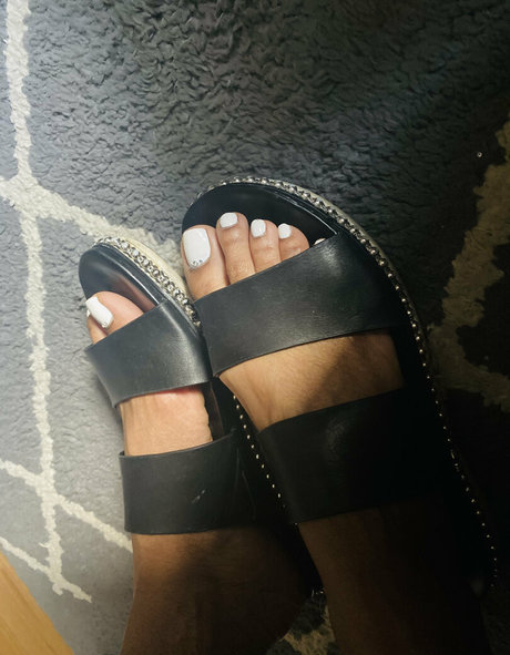 vee feet only fans leak nude