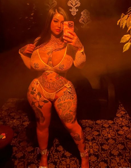 valentinevixen777 onlyfans pic