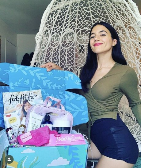 Alyssa Limperis onlyfans naked