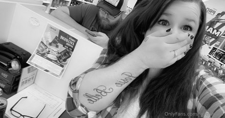 lacelace08 nudes onlyfans leaks