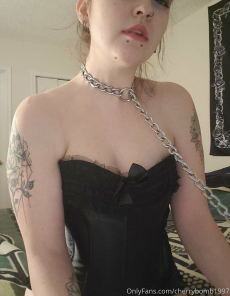 dreadfuldesire onlyfans free content