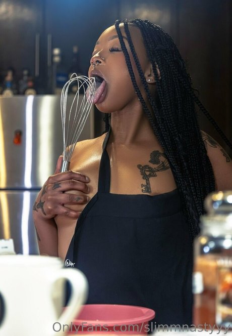 slimmnastyyy onlyfans boobs