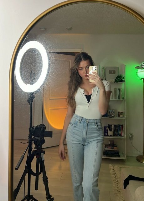 Maya V Henry onlyfans photo