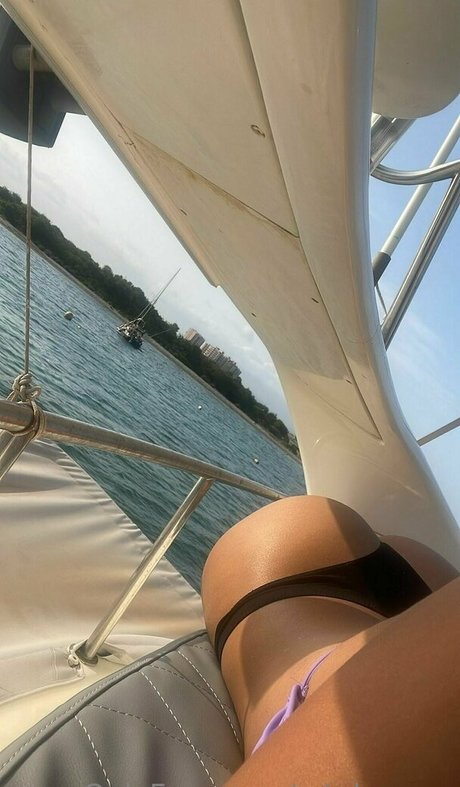 kaarlitaa20 feet onlyfans