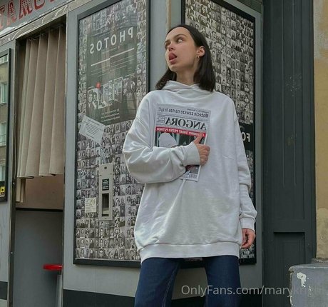 maryloveeeefree naked on onlyfans