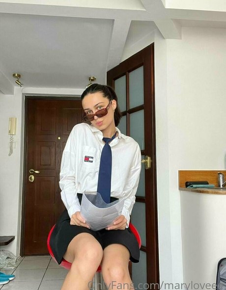 maryloveeeefree onlyfans strip