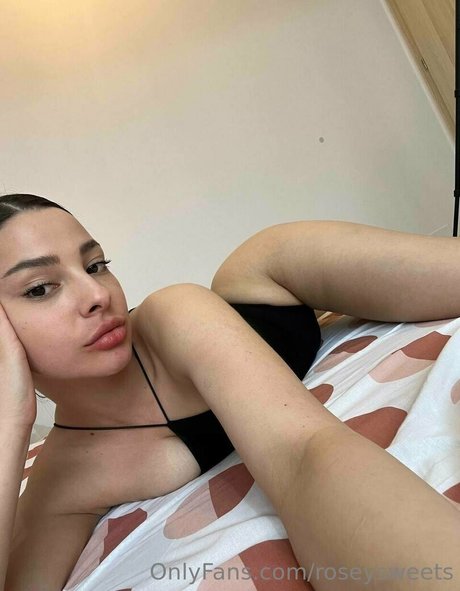 roseysweets only fans nude leaks