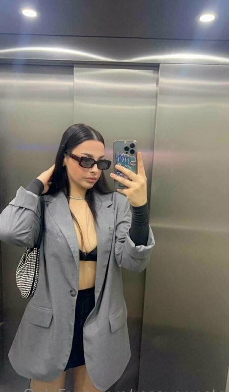 roseysweets onlyfans posts