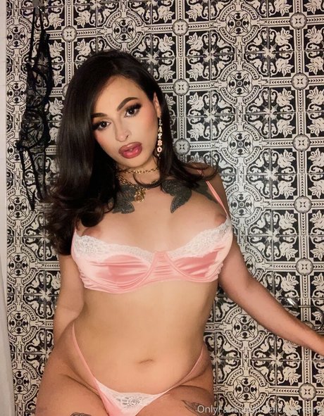 thefelicityfox onlyfans striptease