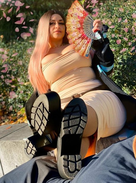 Gutr0t onlyfans star